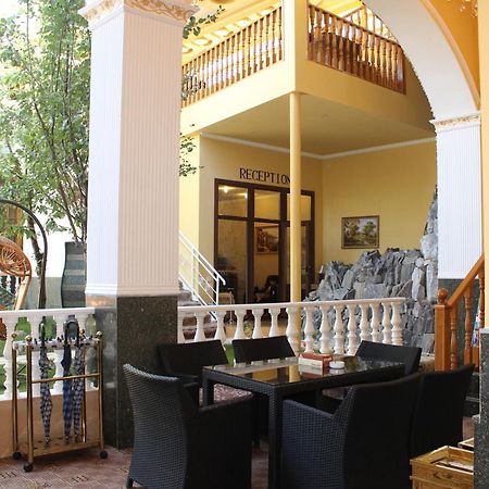 Atlas B&B Hotel Душанбе Екстер'єр фото