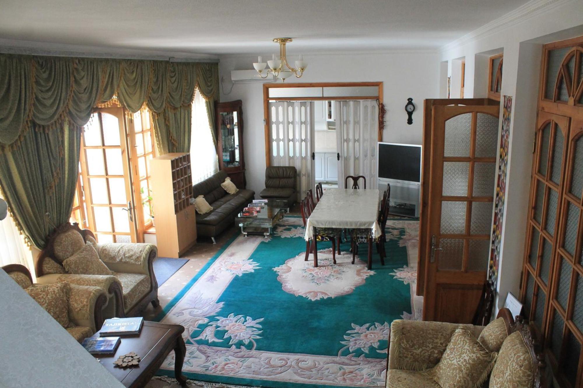 Atlas B&B Hotel Душанбе Екстер'єр фото