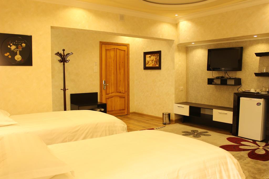Atlas B&B Hotel Душанбе Екстер'єр фото