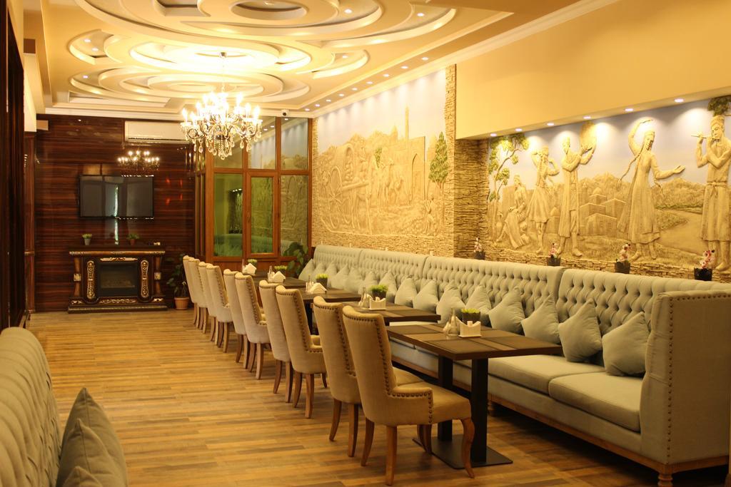 Atlas B&B Hotel Душанбе Екстер'єр фото