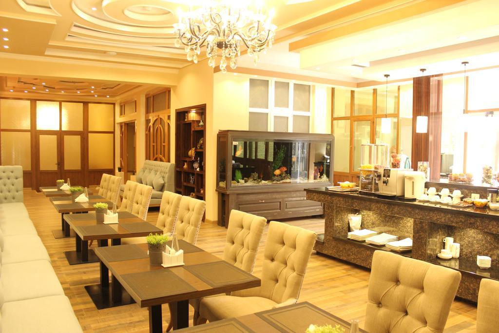 Atlas B&B Hotel Душанбе Екстер'єр фото