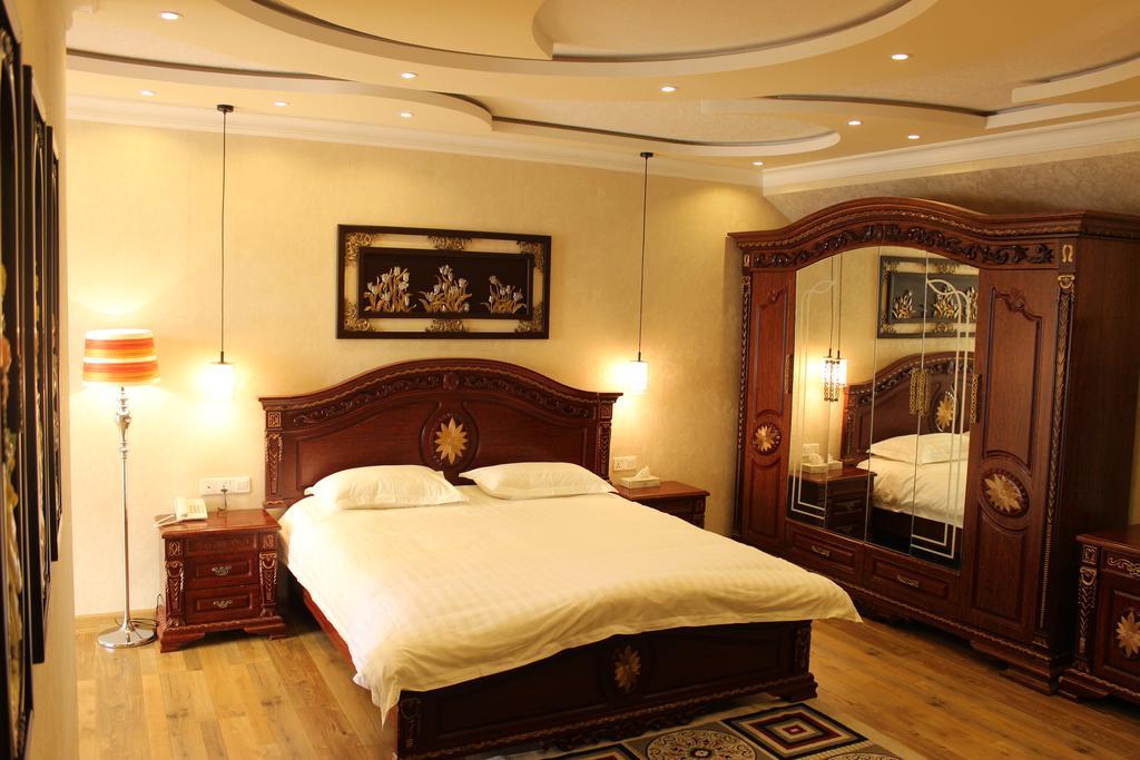 Atlas B&B Hotel Душанбе Екстер'єр фото