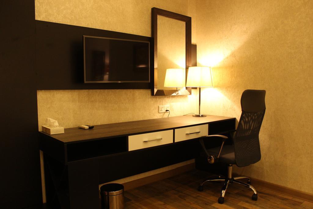 Atlas B&B Hotel Душанбе Екстер'єр фото
