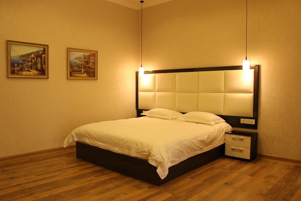 Atlas B&B Hotel Душанбе Екстер'єр фото