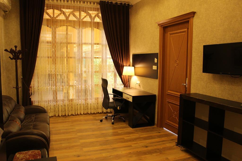 Atlas B&B Hotel Душанбе Екстер'єр фото