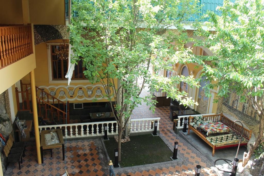 Atlas B&B Hotel Душанбе Екстер'єр фото